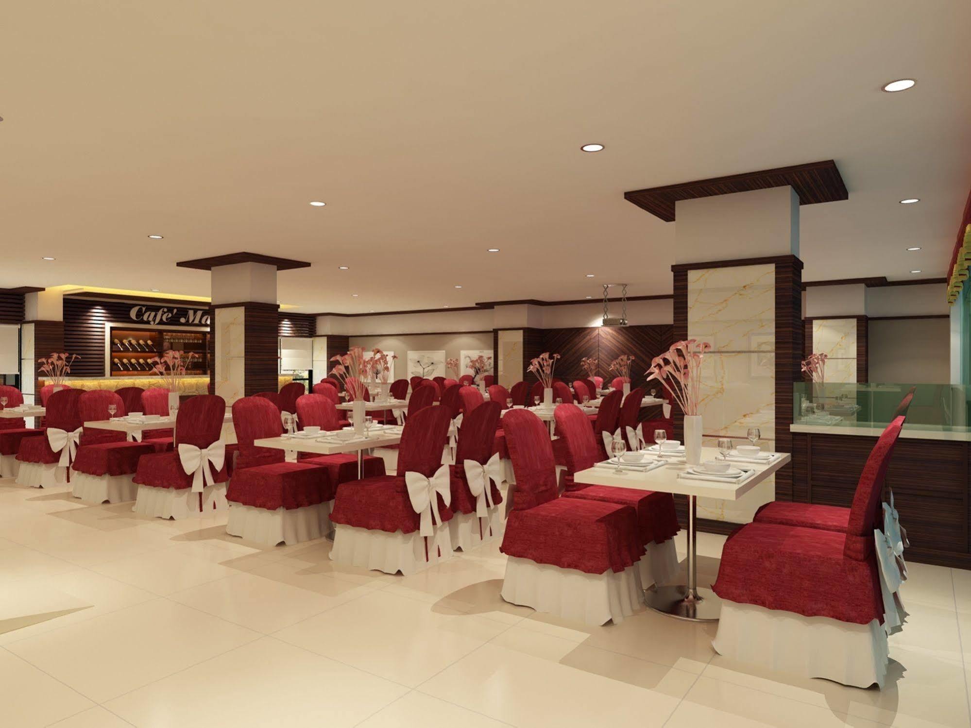 Hallmark Regency Hotel - Johor Bahru Exteriör bild